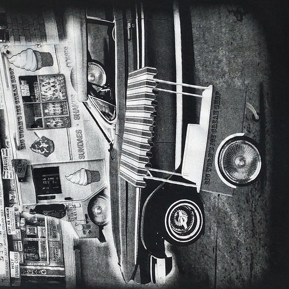 Graphic T-shirt with Lowrider - Picture 3 of 9